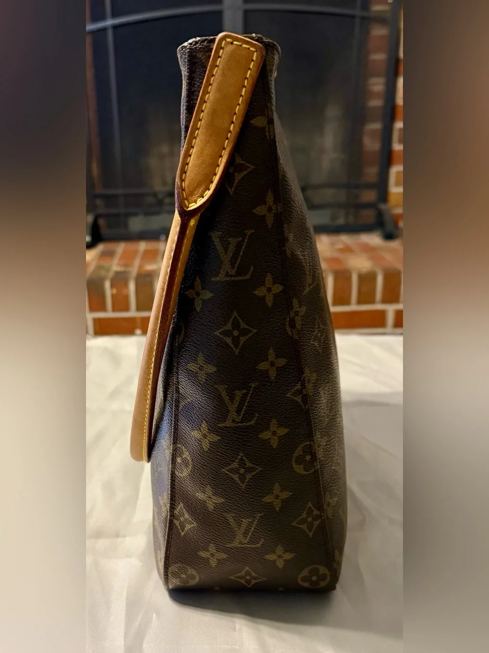 Louis Vuitton Looping MM – Monogram Canvas – Authenticated with LV Dustbag - Picture 3 of 15